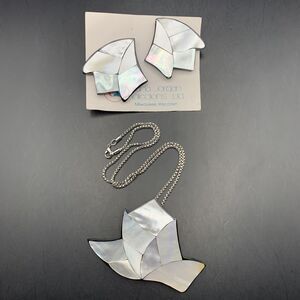 Karla Jordan Pendant Necklace Pierced Earrings Set Mother of Pearl Big Vintage